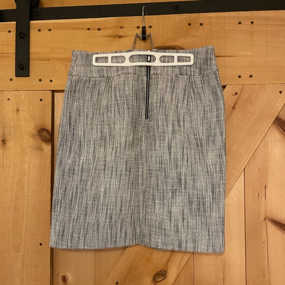 Tweed chic skirt - Picture 2 of 4